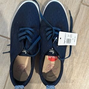 Roxy Women’s Lace up Sneakers